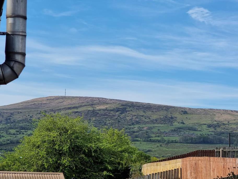 Spacious House City Skyline And Mountain Views Close Too Belfast Centre And Airports Free Parking Екстер'єр фото